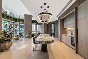 Interior - Skyline & Sea Luxe Heated Pool, Gym, Sauna, Steam (Melbourne)