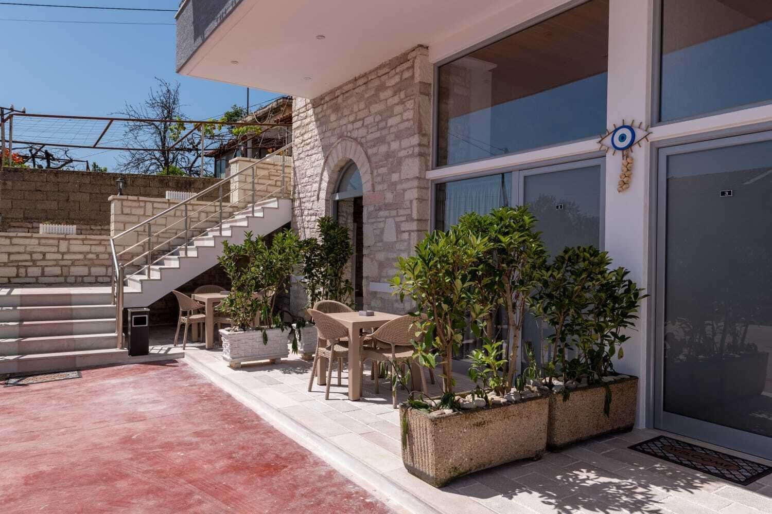 المنشأة من الخارج