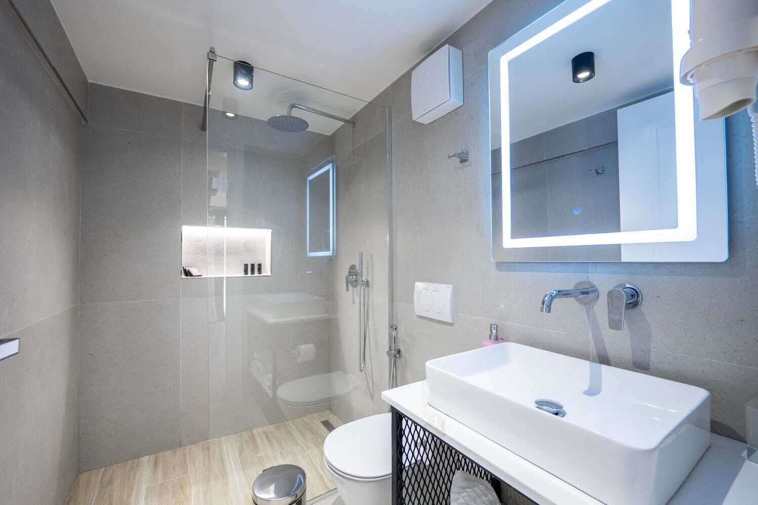 Deluxe Duplex, City View | Bathroom