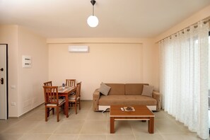 Family Apartment, Multiple Bedrooms, Sea Facing (Velaris Apartment 102) | Living area - Velaris Apartments (Vlorë)