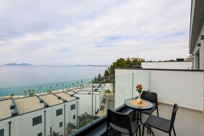 Family Apartment, Multiple Bedrooms, Sea Facing (Velaris Apartment 401) | Outdoor dining - Velaris Apartments (Vlorë)