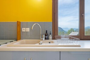 Interior - L'Orée du Bois - Wifi, Garden, and Mountain View (Bonvillaret)