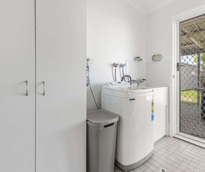 Interior - Bright 3-Bed Retreat Near Beaches (Urangan)