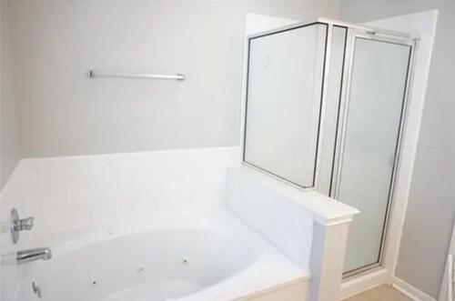 Cozy3-bedroom townhome Sleeps 6-in charming Tomball