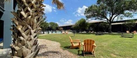 المنطقة المحيطة بالمنشأة