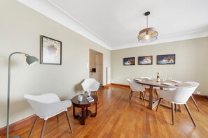 Dining - Holiday Home 'Le Toudouze, Au Bord Du Quai' with Sea View and Private Terrace (Camaret-sur-Mer)
