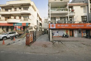 Exterior - Fortune Home Service Apartment E-28 1A (New Delhi)