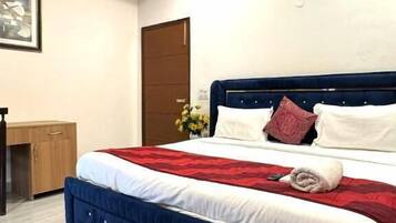 Apartment, Balcony, City View