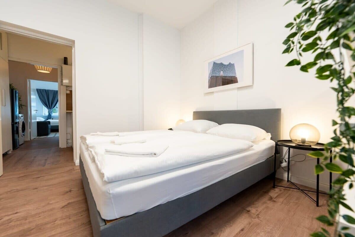 Iron/ironing board, WiFi