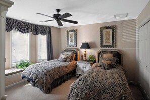 3 bedrooms, iron/ironing board, free WiFi, bed sheets - Chetola Resort - The Jungle House- Your Luxe Escape (Blowing Rock)