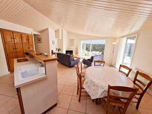 Interior - La maison du phare – Comfortable House for 6 Near Beach and Forest (La Tranche-sur-Mer)