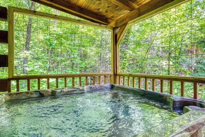 Outdoor spa tub - Nestled Inn | Gated Forest Retreat | Hot Tub + 2 Jacuzzi Baths | Fireplace | (Sevierville)