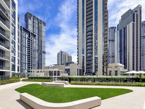 Exterior - PVH - Refined 2BR - Island Park 2 (Dubai)