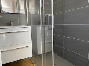 Shower - Maison des hortensias – 500m from the Beach (La Tranche-sur-Mer)