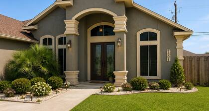Spacious 4BR Retreat | Sleeps 8 • 2 Kings + 2 Queens