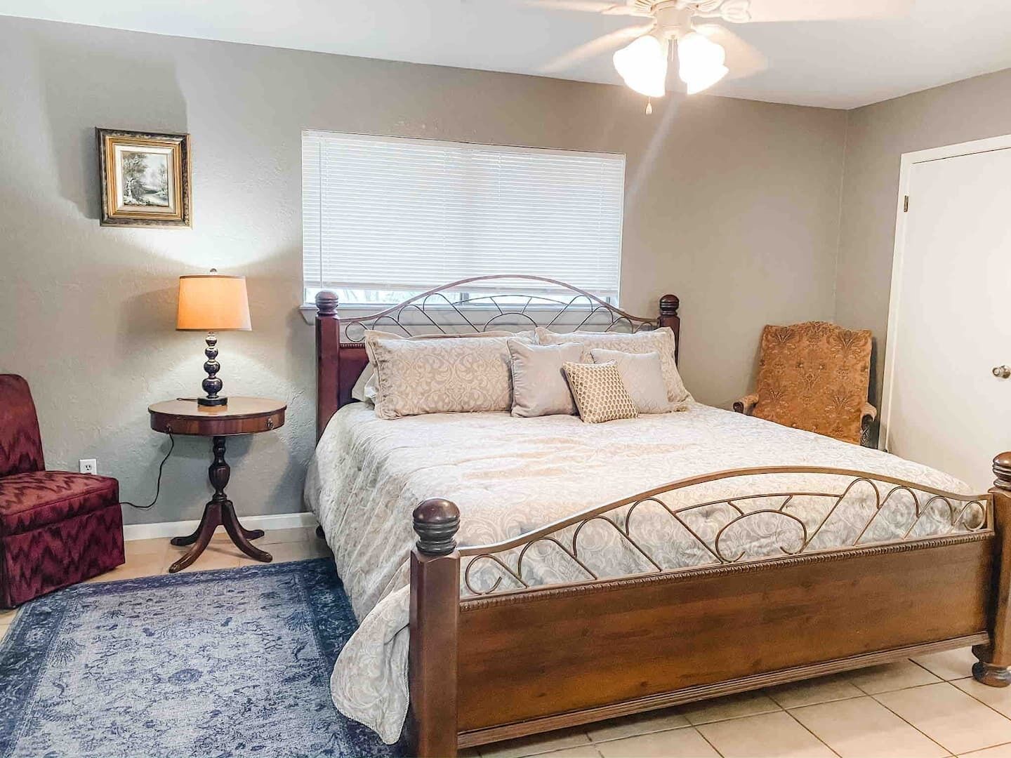 Iron/ironing board, free WiFi, bed sheets