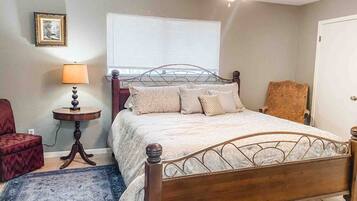 Iron/ironing board, free WiFi, bed sheets