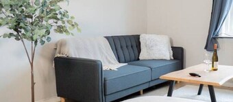 Clean, Quiet & Central | Sleeps 3