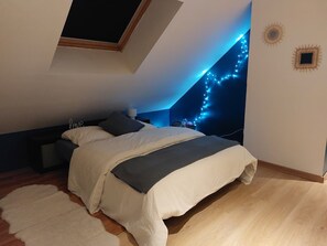 2 bedrooms, free WiFi, bed sheets - House in the heart of the mountains - Massif view - Biking, Hiking, Skiing in Oisans (Livet-et-Gavet)