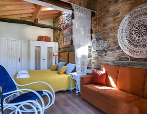 Room - Chalet 'Casa Da Cavada' with Mountain View, Wi-Fi and Air Conditioning (Espiunca)