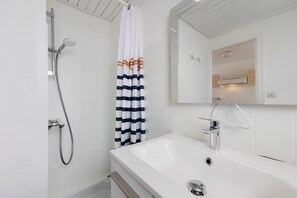 Shower - Victor Studio – 200 m from the Beach (La Tranche-sur-Mer)