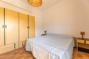 2 bedrooms, bed sheets - Two-bedroom apartment in Gallipoli CVG35 (Gallipoli)