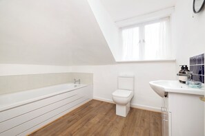 Bathroom - Detached House with Sea Views & Parking (North Berwick)