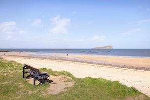 House | Beach - Detached House with Sea Views & Parking (North Berwick)