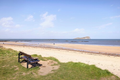 Detached House with Sea Views & Parking