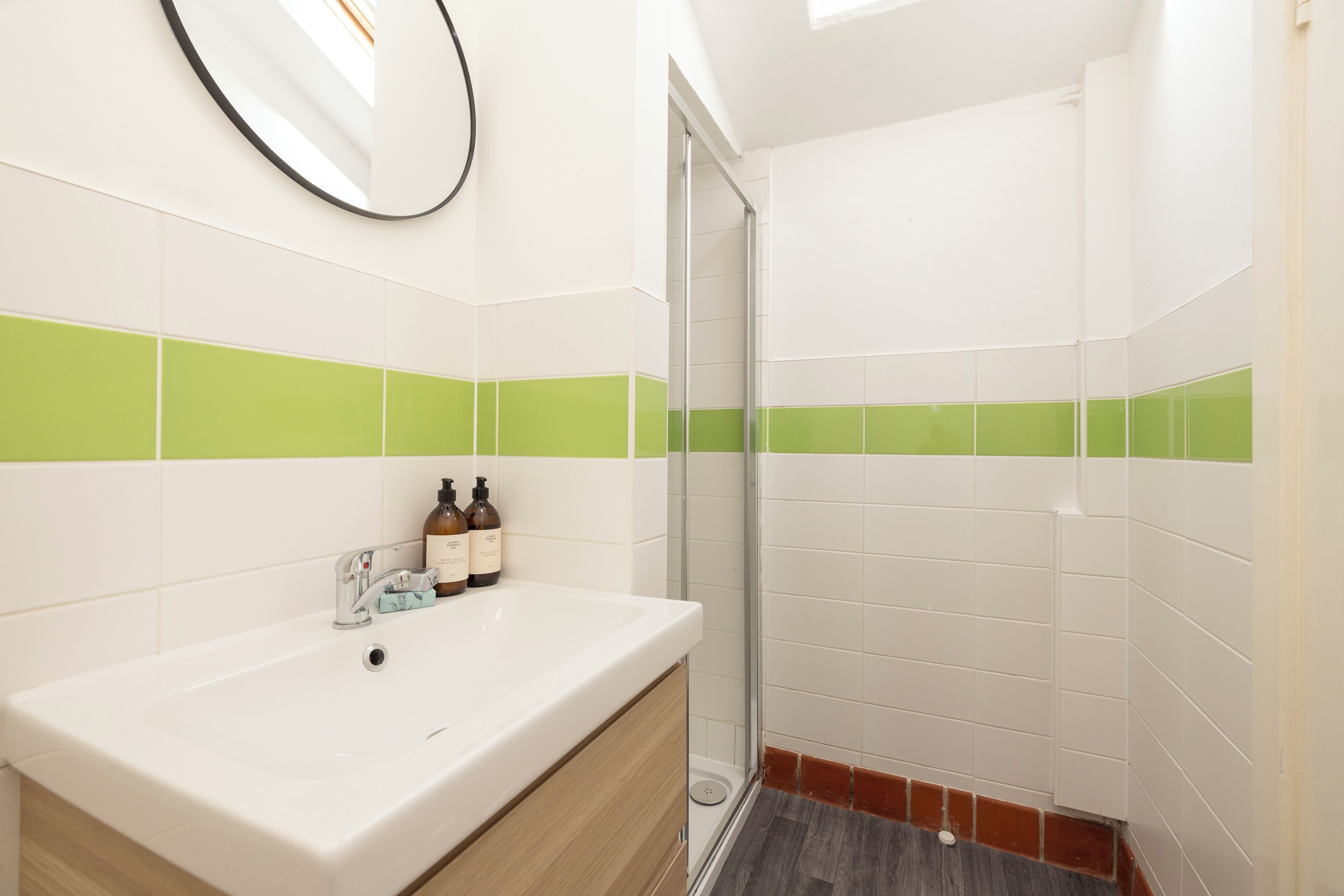 Huis | Badkamer | Gratis toiletartikelen, een haardroger, handdoeken, zeep