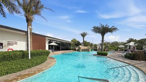 Unclassified image, 3 of 49, button - Bloomfields Luxurious 3br in Arabian Ran (Dubai)