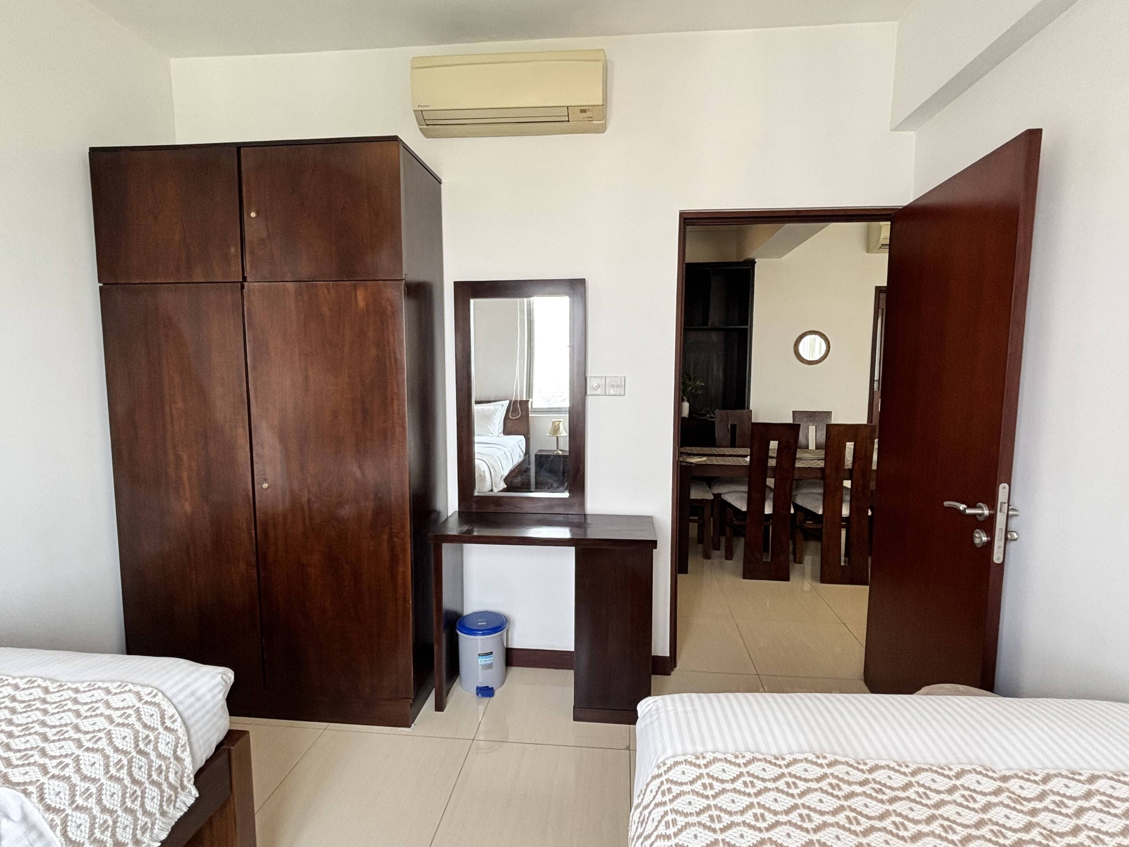 Departamento Deluxe, 2 habitaciones, vista parcial al océano, torre | Sábanas de algodón egipcio y ropa de cama de alta calidad 