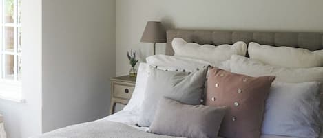 4 habitaciones, tabla de planchar con plancha, wifi y ropa de cama