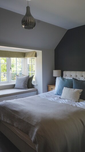 Room - Stunning Island Cottage with Boat and Hot Tub in Henley-On-Thames (Henley-on-Thames)