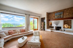 Interior - Villa 'Querida' with Sea View, Private Pool and Private Terrace (Costa Paradiso)