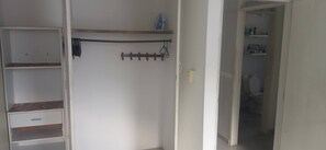 Gemeinsamer Schlafsaal, 2 Schlafzimmer, Balkon, Bergblick | Innenbereich