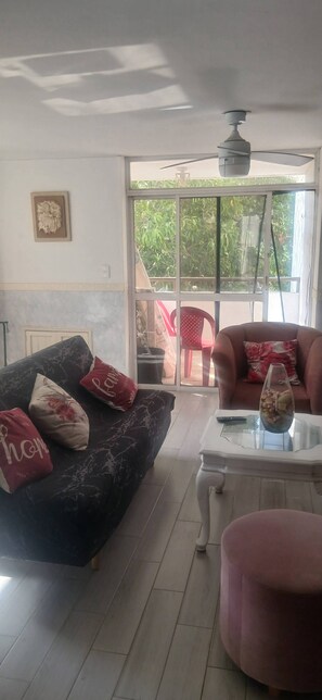 Shared Dormitory, 2 Bedrooms, Balcony, Mountain View | Living room