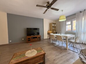 Dining - Spacious apartment near the beach - 8 guests (Tarragona)