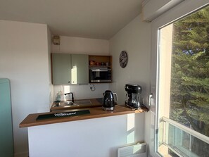 Fridge, stovetop, coffee/tea maker, toaster - Cozy apartment, pets welcome - 2 guests (Saint-Brevin-les-Pins)