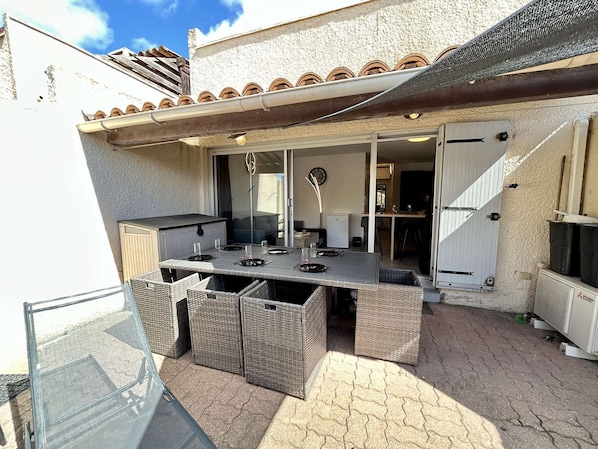 Unclassified image, 1 of 12, button - Apartment with terrace - 6 guests (Cap d'Agde)