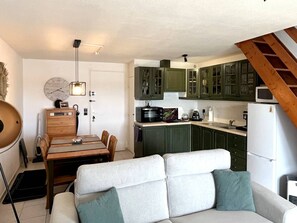 TV - Cottage with air conditioning, lake view - 5 guests (Le Barcarès)