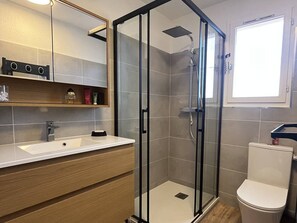 Bathroom - Cottage with air conditioning, lake view - 5 guests (Le Barcarès)