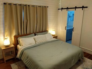 3 quartos, ferros/tábuas de passar roupa, acesso à internet
