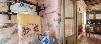 Apartment 'The Balcony Of Bougainvillea' with Sea View, Wi-Fi and Air Conditioning