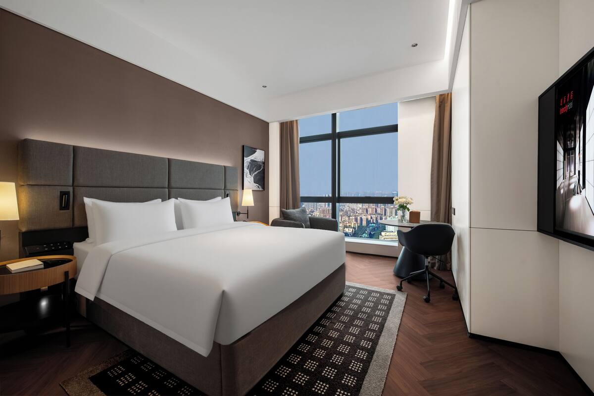 Deluxe Double Room, City View