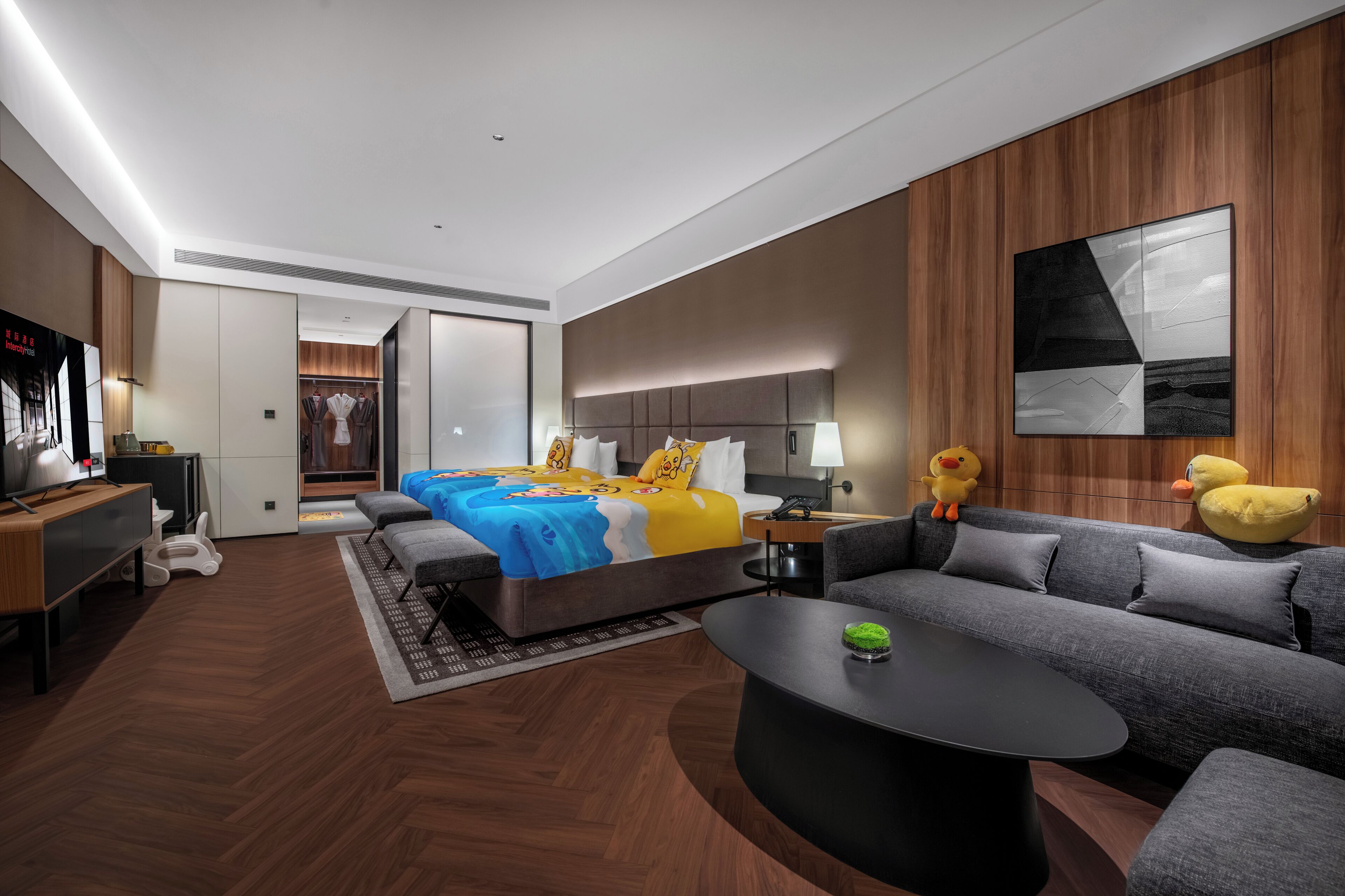 Family Triple Room, City View