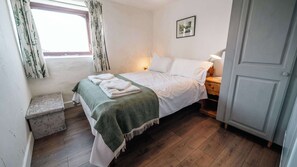 Iron/ironing board, WiFi, bed sheets - 3 Neighbouring Holiday Cottages nr Bude, Sleeps 14 (Bude)