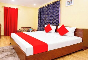 Hypo-allergenic bedding, desk, soundproofing, free WiFi