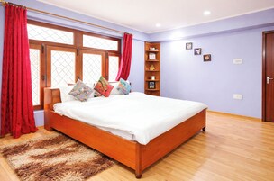 Ropa de cama hipoalergénica, escritorio, sistema de insonorización