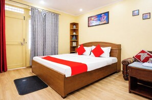 Family Double Room | Hypo-allergenic bedding, desk, soundproofing, free WiFi - Hotel The Sai Sadan Cottage (Nainital)